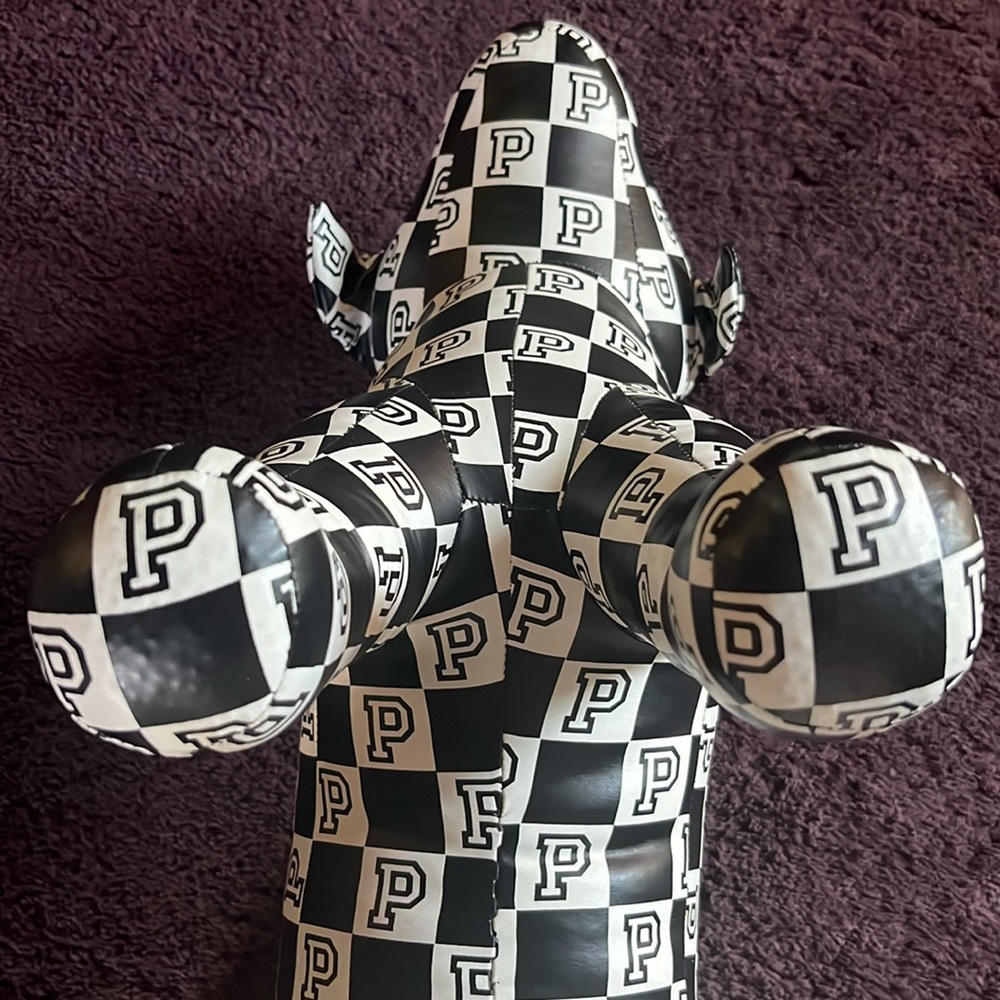 Victoria's 2018  Secret Pink Fashion Show Dog, checkered , "P" extra large - Picture 6 of 11